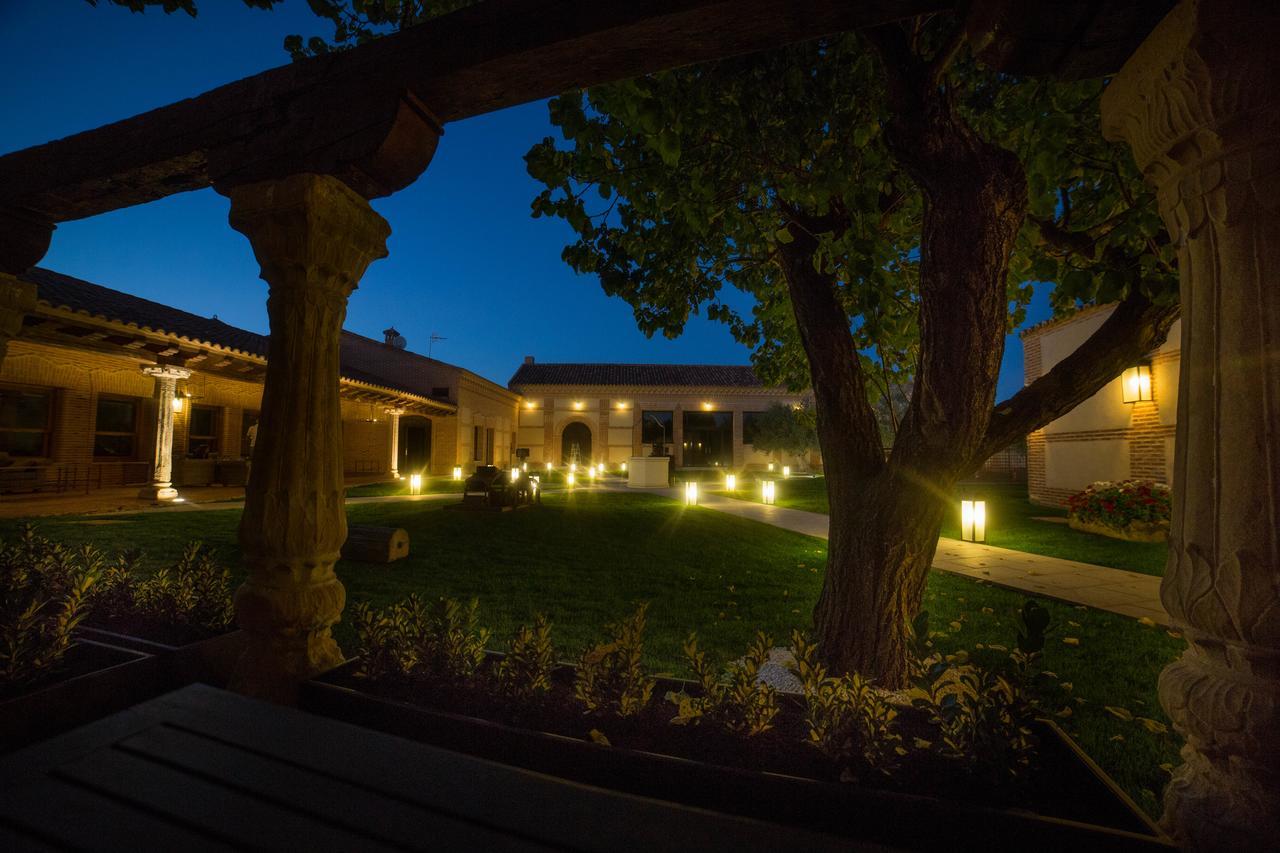 Posada Isabel De Castilla Мадрігаль-де-лас-Альтас-Торрес Екстер'єр фото