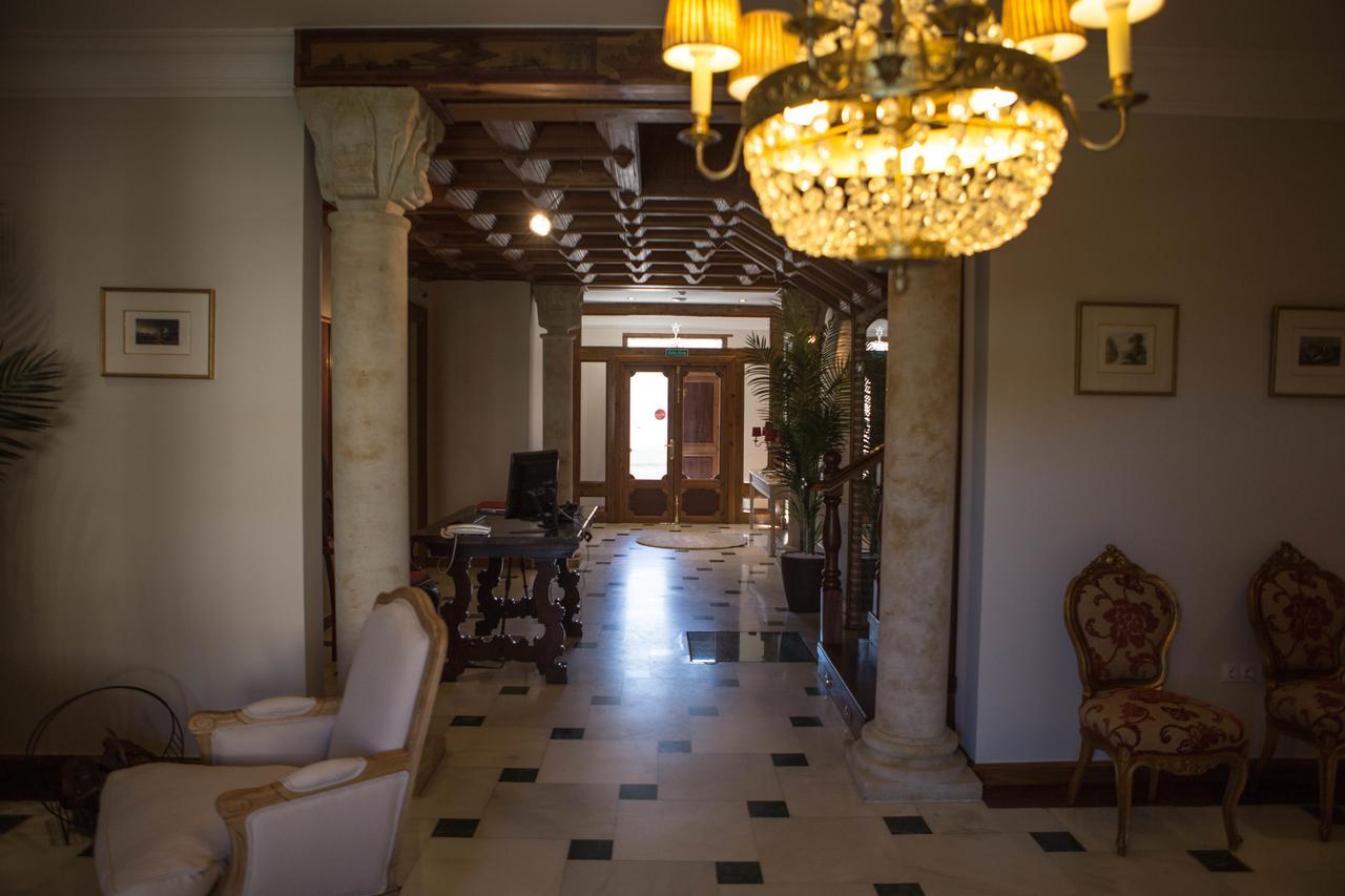 Posada Isabel De Castilla Мадрігаль-де-лас-Альтас-Торрес Екстер'єр фото