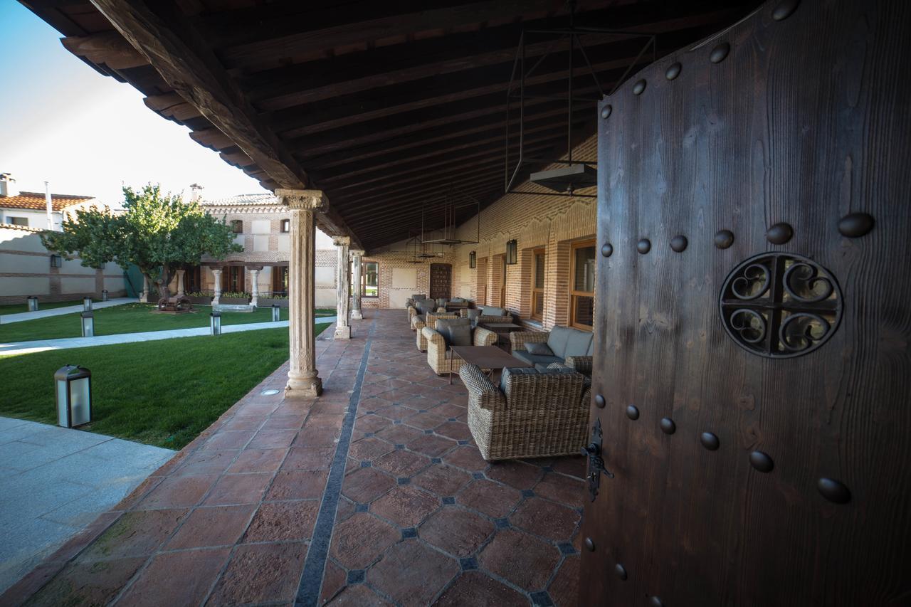 Posada Isabel De Castilla Мадрігаль-де-лас-Альтас-Торрес Екстер'єр фото